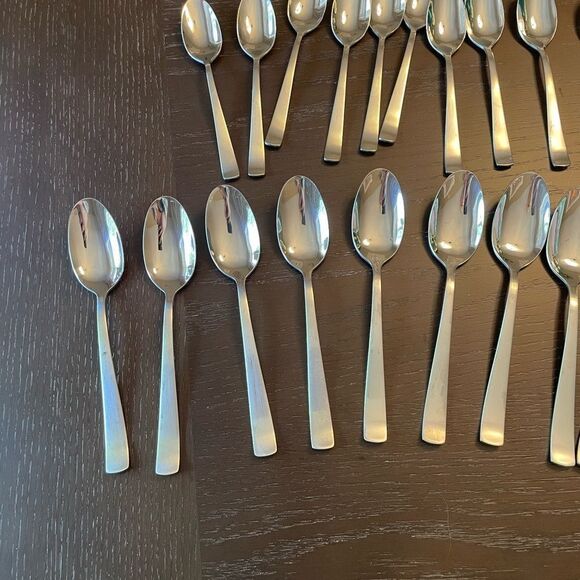 Mikasa 18/10 Stainless Steel Spoons Soup Spoons Regular Spoons - Picture 2 of 14